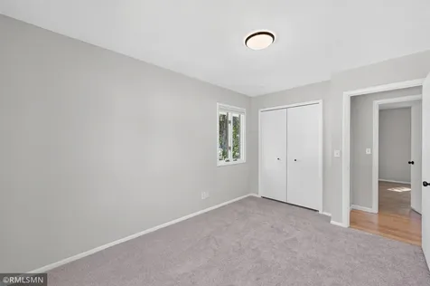 2265 Lamplight Drive Woodbury MN 55125