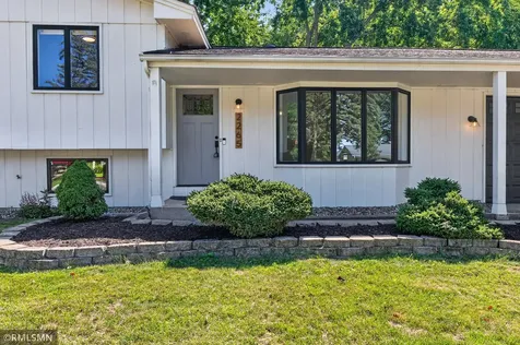 2265 Lamplight Drive Woodbury MN 55125