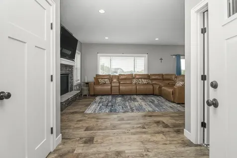 1114 Susan Lane Roberts WI 54023