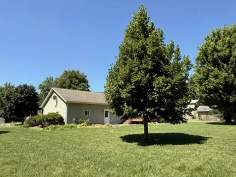 521 11 Street Heron Lake MN 56137