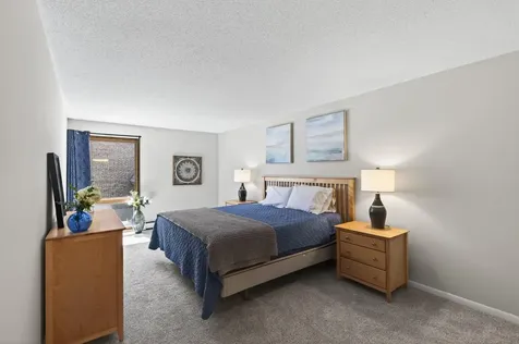 6085 Lincoln Drive Edina MN 55436