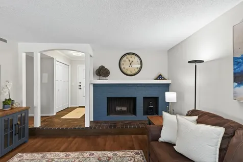 6085 Lincoln Drive Edina MN 55436