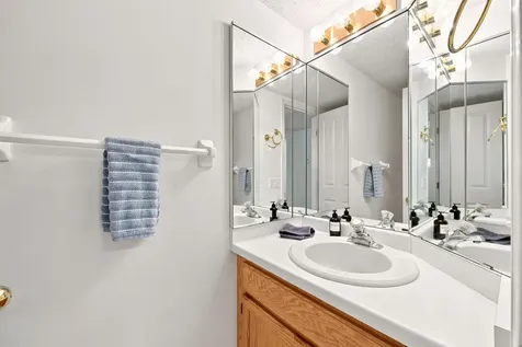 7440 Edinborough Way Edina MN 55435