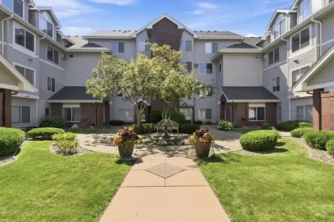 7440 Edinborough Way Edina MN 55435