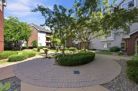7440 Edinborough Way Edina MN 55435