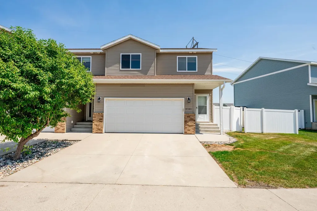 4280 Estate Drive S Fargo ND 58104