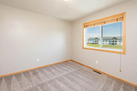4280 Estate Drive S Fargo ND 58104