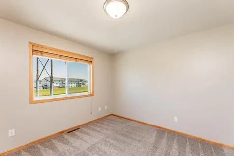4280 Estate Drive S Fargo ND 58104