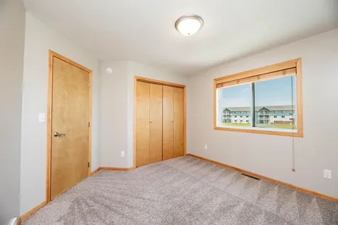 4280 Estate Drive S Fargo ND 58104
