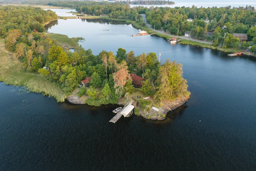 1922 Vellieux Island International Falls MN 56649