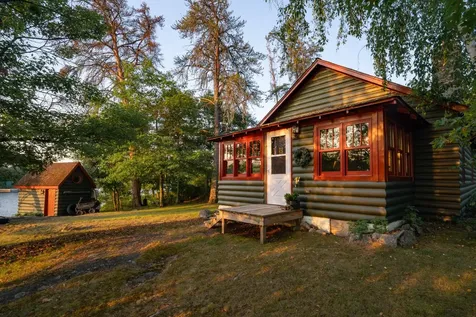 1922 Vellieux Island International Falls MN 56649