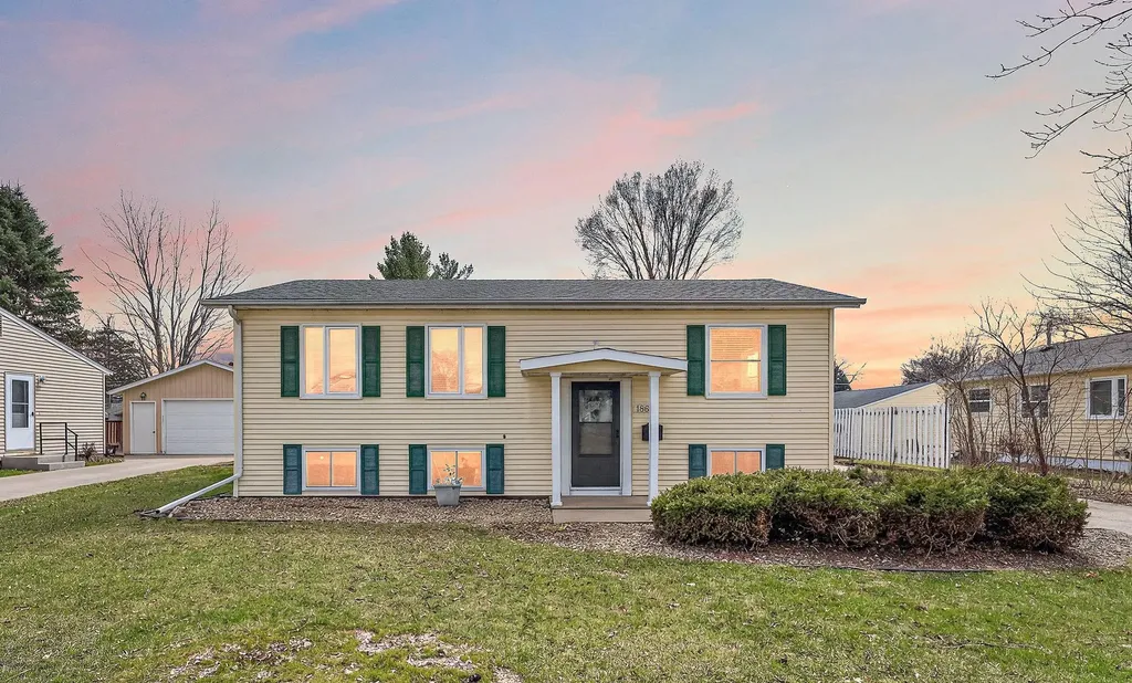 1866 38th Street NW Rochester MN 55901