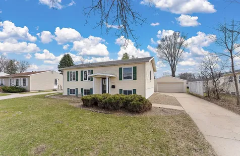 1866 38th Street NW Rochester MN 55901