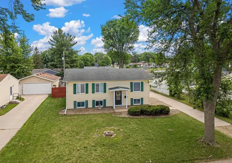 1866 38th Street NW Rochester MN 55901
