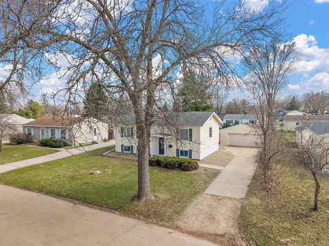 1866 38th Street NW Rochester MN 55901
