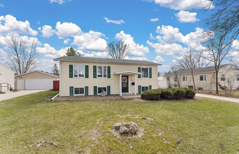 1866 38th Street NW Rochester MN 55901