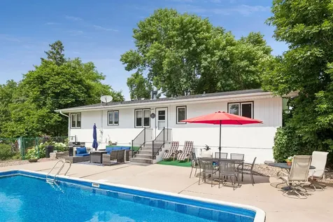 725 W 1st Street Waconia MN 55387