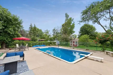 725 W 1st Street Waconia MN 55387