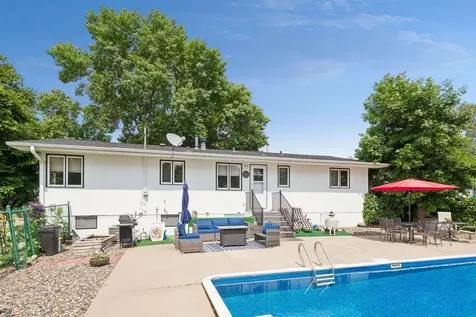 725 W 1st Street Waconia MN 55387