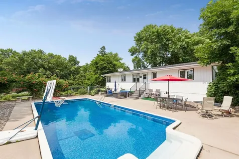 725 W 1st Street Waconia MN 55387