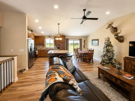 3379 309th Avenue NW Cambridge MN 55008