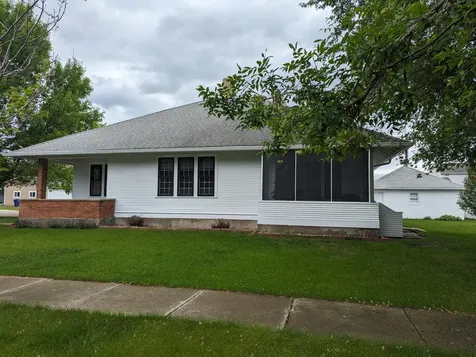 107 7th Avenue W Lisbon ND 58054