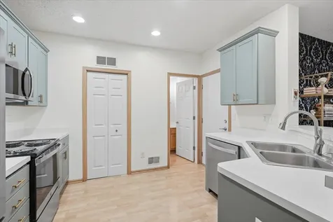 5104 Oriole Drive Farmington MN 55024