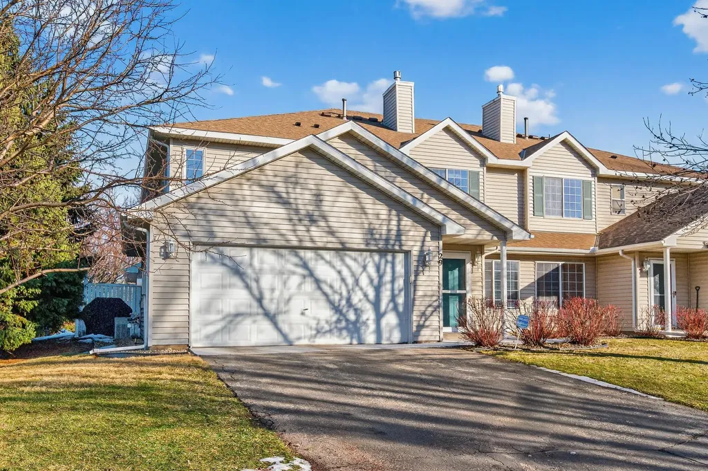29 Landau Alcove Woodbury MN 55125