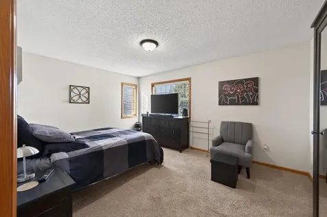 29 Landau Alcove Woodbury MN 55125