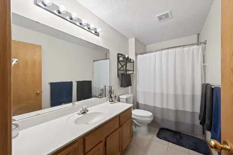 29 Landau Alcove Woodbury MN 55125