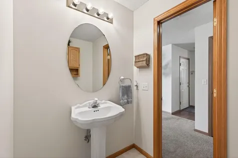 29 Landau Alcove Woodbury MN 55125