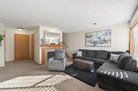 29 Landau Alcove Woodbury MN 55125