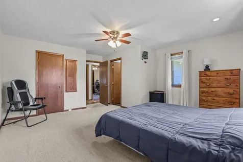 8330 Cleadis Avenue Inver Grove Heights MN 55076