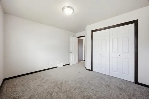 6073 Autumn Drive S Fargo ND 58104