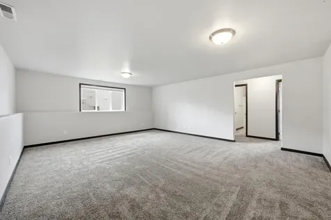 6073 Autumn Drive S Fargo ND 58104