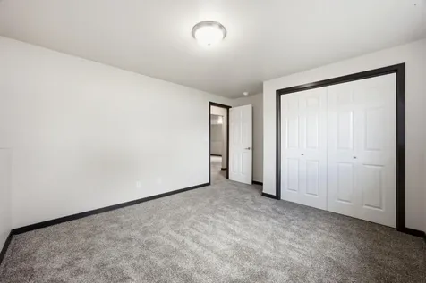 6073 Autumn Drive S Fargo ND 58104