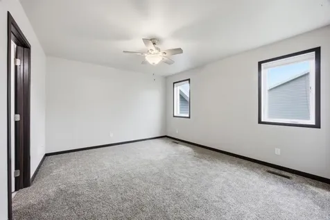6073 Autumn Drive S Fargo ND 58104