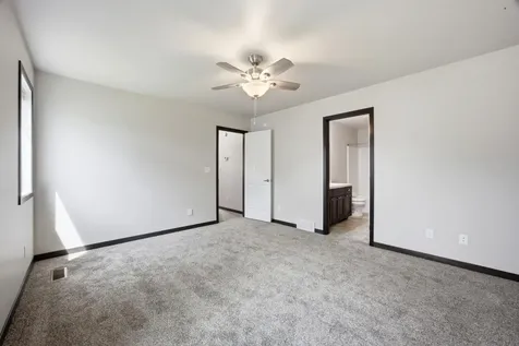 6073 Autumn Drive S Fargo ND 58104