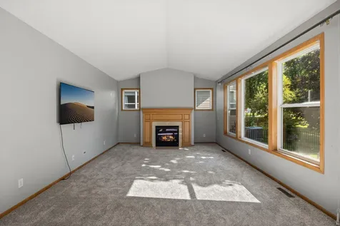 1893 Clover Meadow Drive Chaska MN 55318