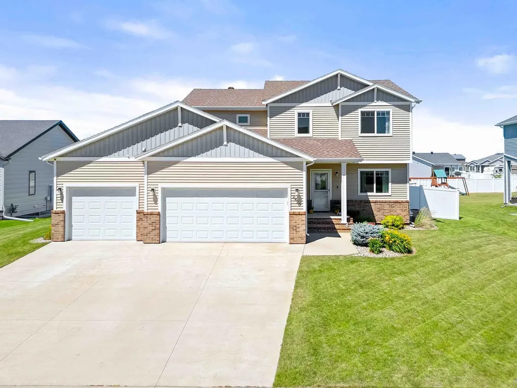 2420 Harbor Lane West Fargo ND 58078