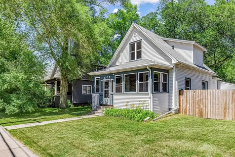 1329 1st Avenue N Fargo ND 58102