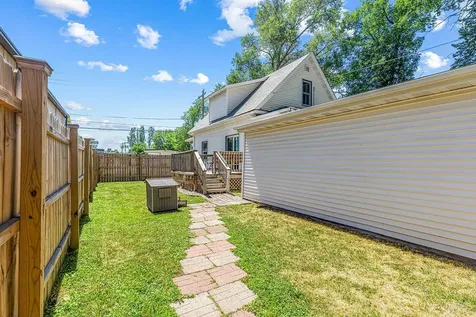 1329 1st Avenue N Fargo ND 58102