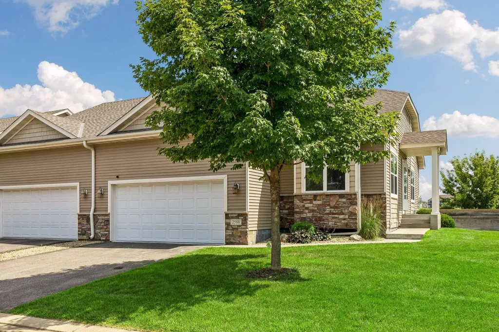 2588 Vierling Drive E Shakopee MN 55379