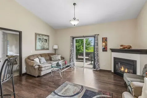 2588 Vierling Drive E Shakopee MN 55379
