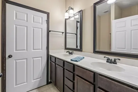 2588 Vierling Drive E Shakopee MN 55379