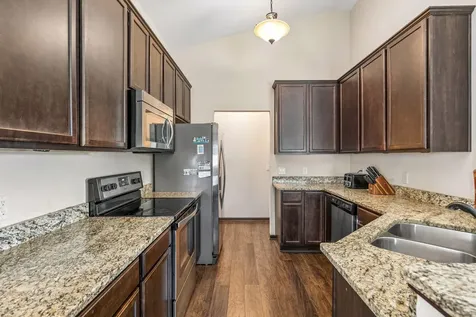 2588 Vierling Drive E Shakopee MN 55379