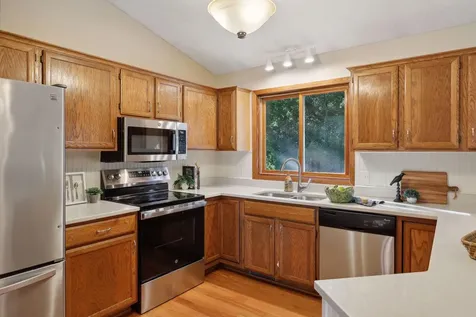 10553 166th Street W Lakeville MN 55044