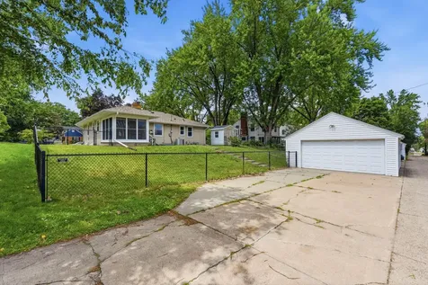 3426 Zenith Avenue N Robbinsdale MN 55422
