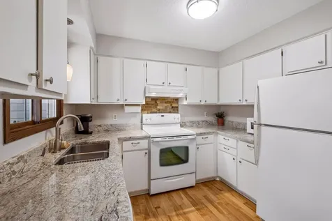 954 Carmel Court Shoreview MN 55126