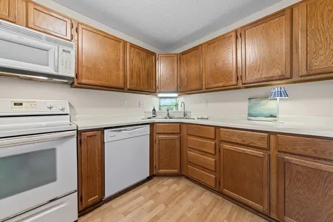 1560 Wheelock Lane Saint Paul MN 55117